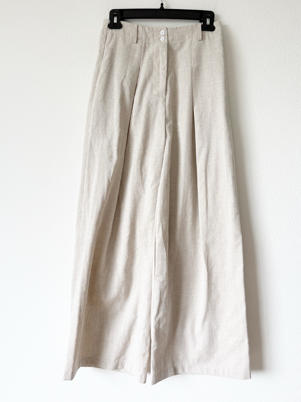 Commense Two-Piece Linen Set in Light Beige - Sleeveless Top & Wide Leg Pants - Picture 14 of 16